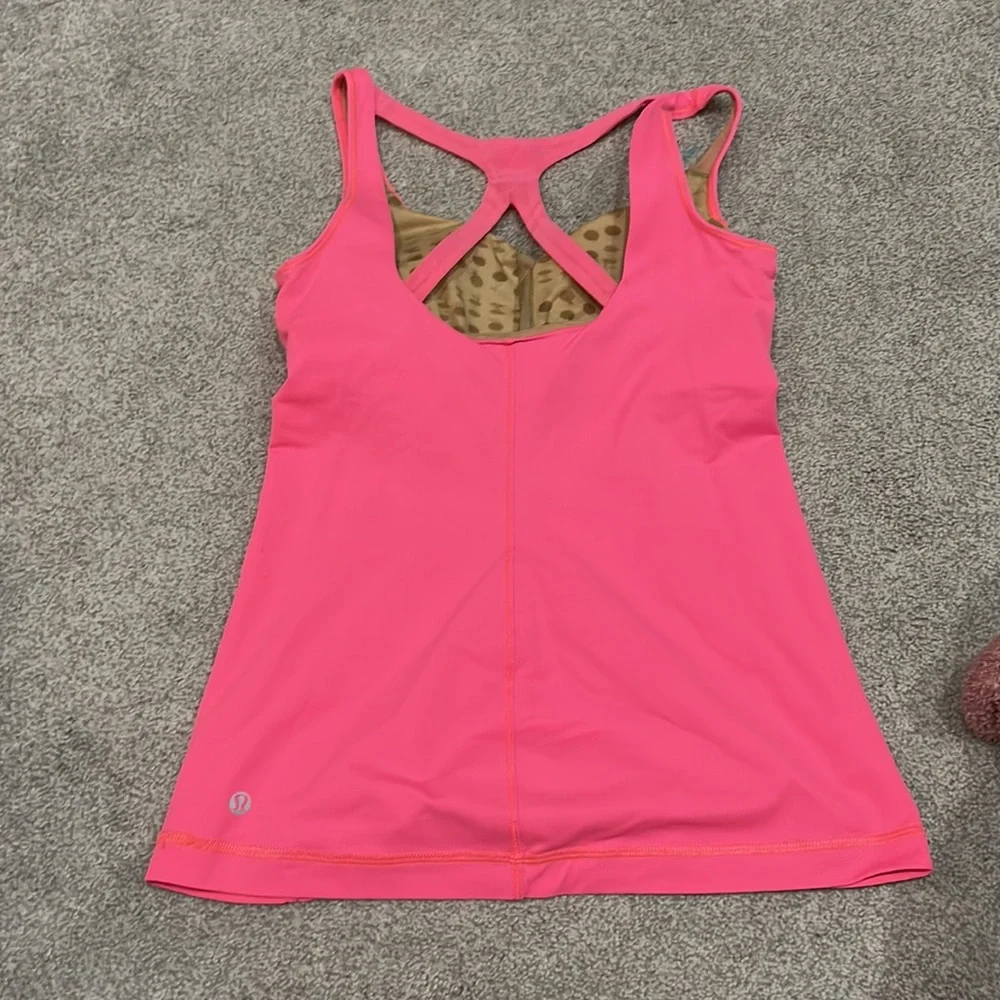 Lululemon - Picture 2 of 3